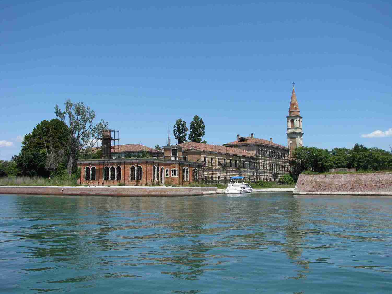 Poveglia, Italy  پووگلیا مکان های تسخیر شده در جهان