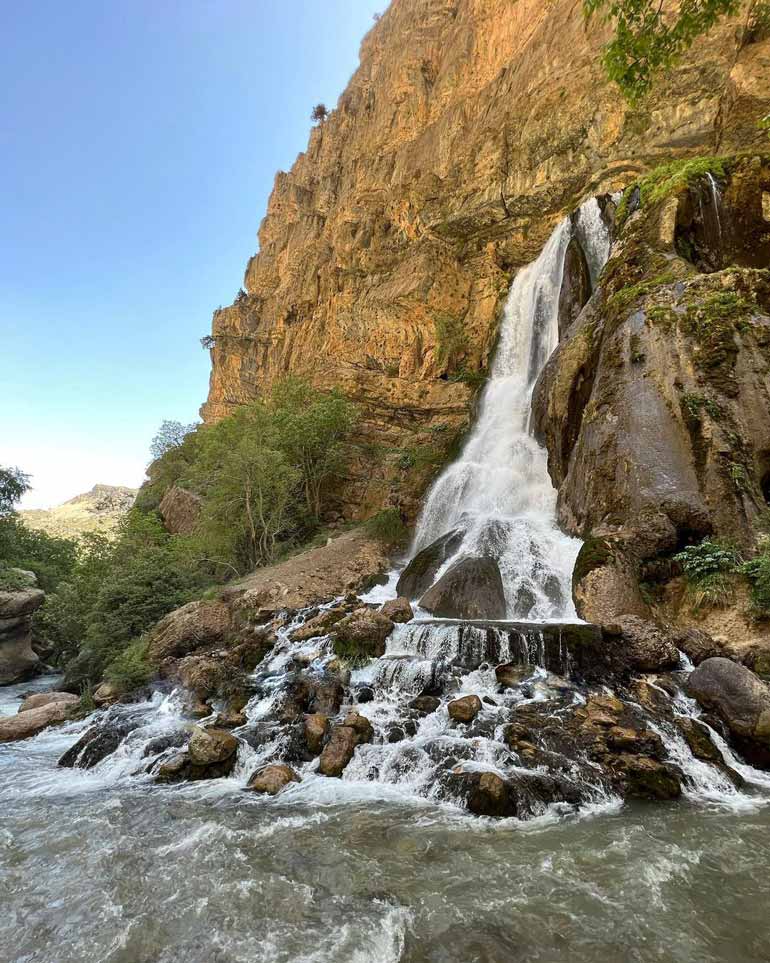 آبشار آب سفید لرستان