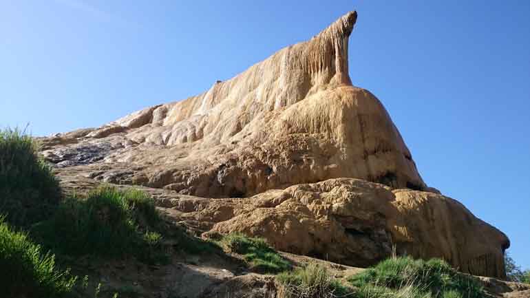 چشمه آب معدنی گراوان