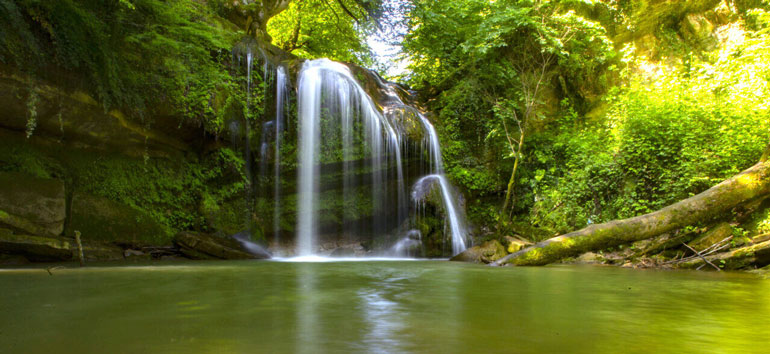 مسیر دسترسی به هفت آبشار تیرکن