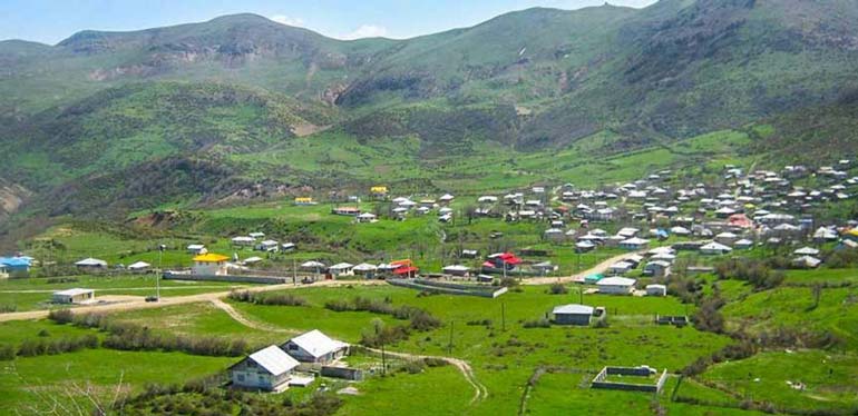 روستای داماش دریاچه ویستان