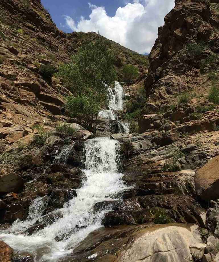 آبشار برگ جهان