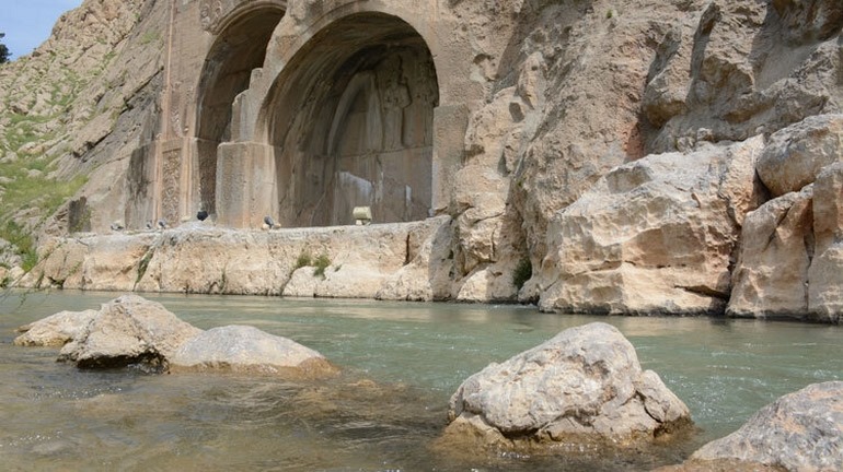 جشمه طاق بستان