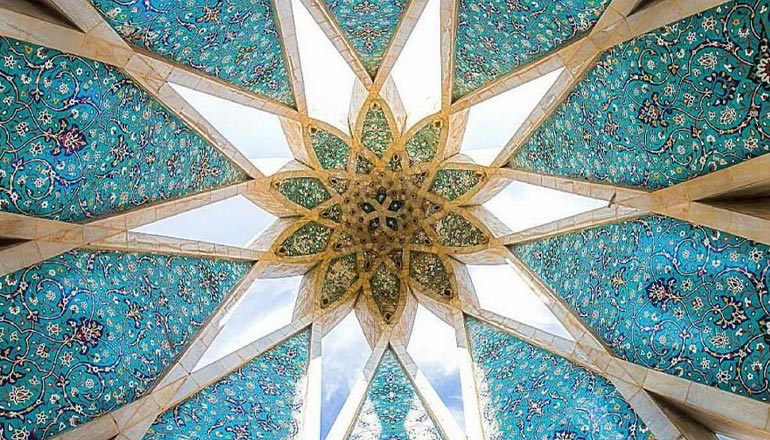 معماری آرامگاه خیام