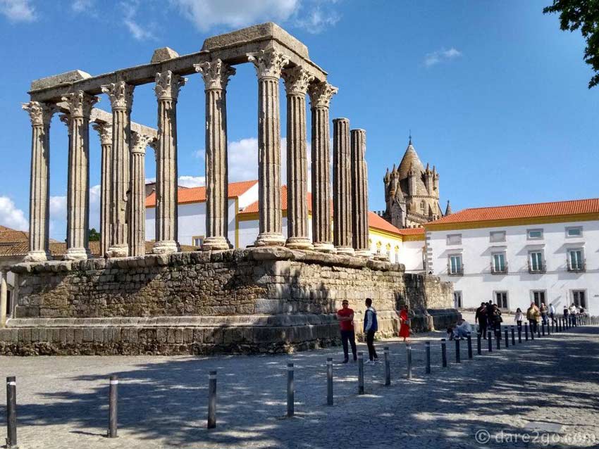 pic 14 Sé cathedral and Roman Temple