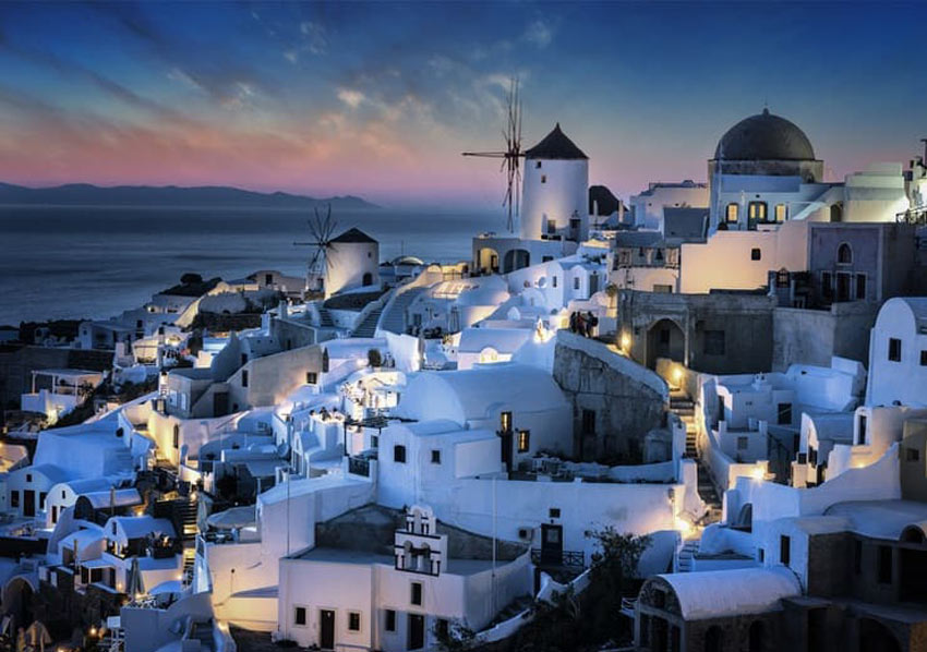 pic 21 Oia village by night