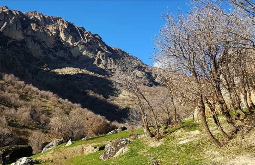 چشمه آب گرم دلفان در لرستان