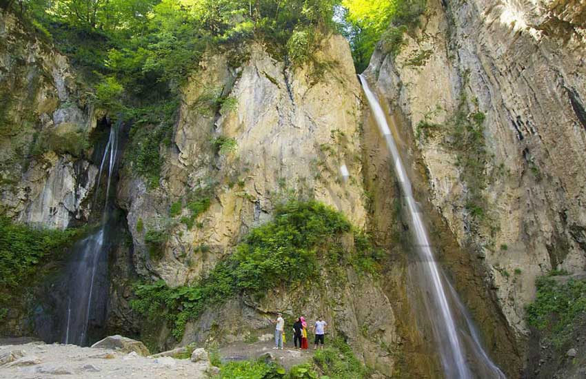 آبشار زیارت از مکان های دیدنی گرگان