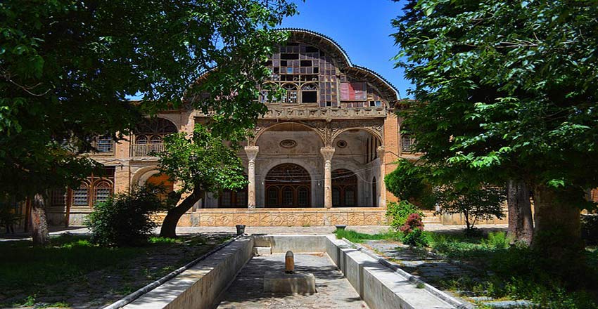 عمارت مشیر دیوان از مکان های دیدنی سنندج