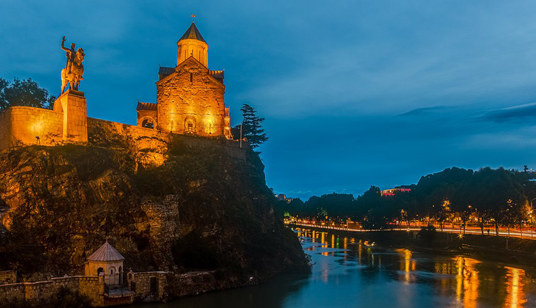 Iglesia de Metekhi Tiflis Georgia 2016 09 29 DD 142 144 HDR